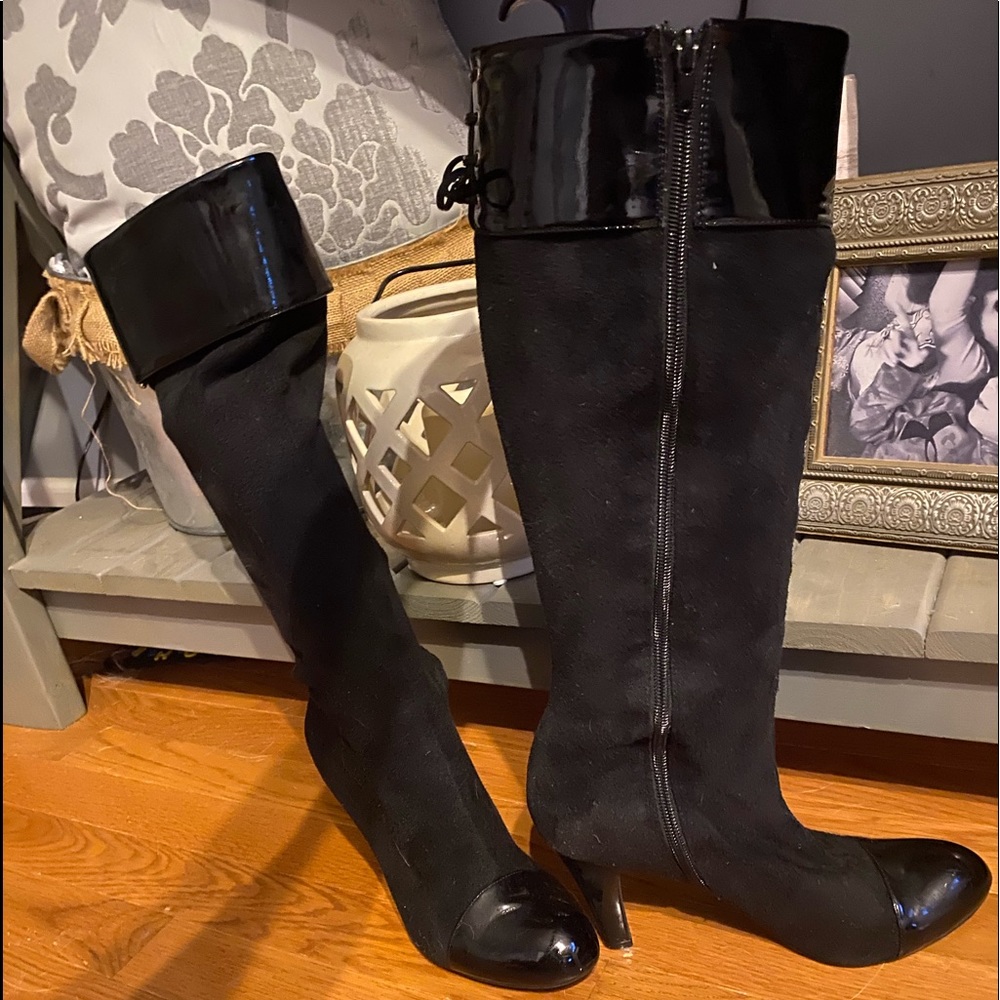 BCBG Women’s boots size 8 1/2.